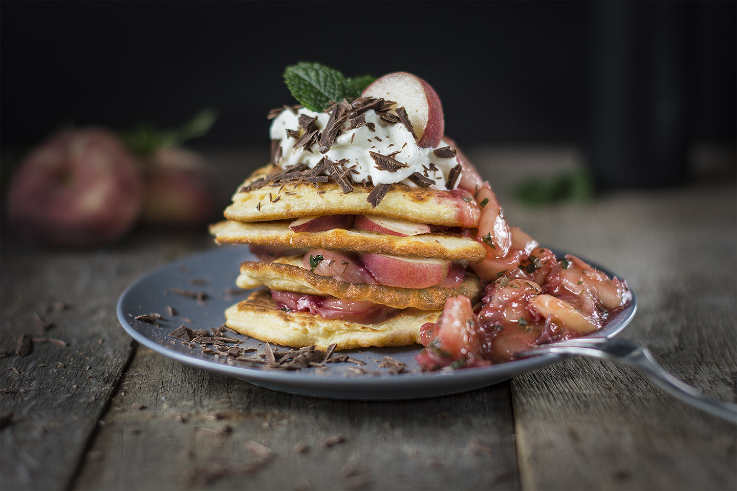 Pancakes mit Pfirsichkompott | LIMEGREEN STORY